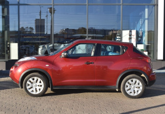 Подержанный автомобиль Nissan Juke 2011 года (8 фото)