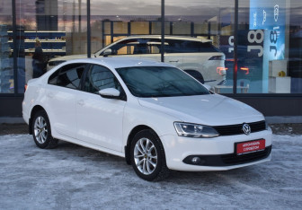 Подержанный автомобиль Volkswagen Jetta Sedan 2013 года (3 фото)