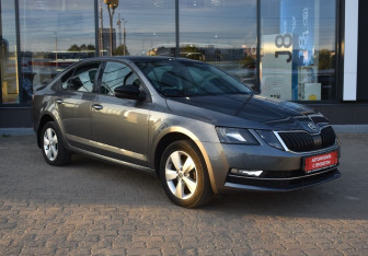 Подержанный автомобиль Skoda Octavia Liftback 2018 года (3 фото)