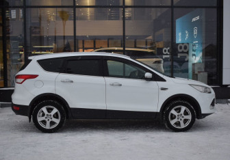 Подержанный автомобиль Ford Kuga 2014 года (4 фото)