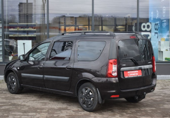 Подержанный автомобиль LADA (ВАЗ) Largus Wagon 2015 года (7 фото)