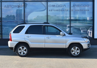 Подержанный автомобиль Kia Sportage 2009 года (4 фото)