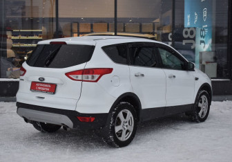 Подержанный автомобиль Ford Kuga 2014 года (5 фото)
