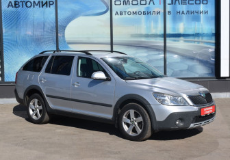 Подержанный автомобиль Skoda Octavia Wagon 2012 года (3 фото)