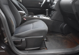 Подержанный автомобиль Nissan Qashqai 2010 года (10 фото)