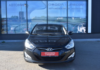 Подержанный автомобиль Hyundai i40 Sedan 2013 года (2 фото)