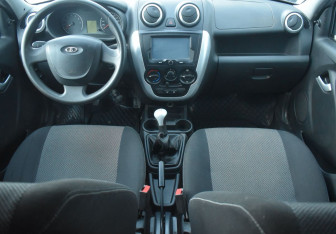 Подержанный автомобиль LADA (ВАЗ) Granta Liftback 2015 года (12 фото)