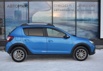 Подержанный автомобиль Renault Sandero 2018 года (4 фото)