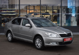 Подержанный автомобиль Skoda Octavia Liftback 2011 года (3 фото)