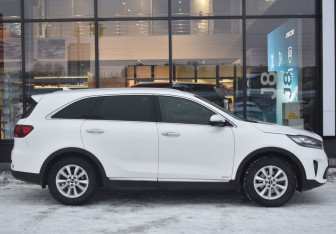 Подержанный автомобиль Kia Sorento 2018 года (4 фото)