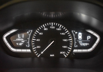 Подержанный автомобиль Changan Alsvin 2023 года (14 фото)