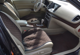 Подержанный автомобиль Nissan Teana 2012 года (10 фото)