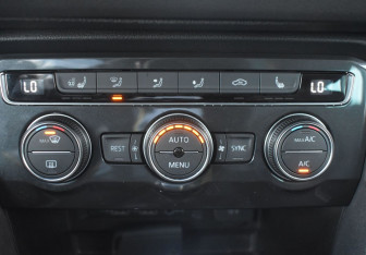 Подержанный автомобиль Volkswagen Tiguan 2018 года (14 фото)