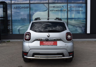 Подержанный автомобиль Renault Duster 2021 года (6 фото)