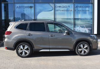 Подержанный автомобиль Subaru Forester Suv 2019 года (4 фото)