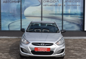 Подержанный автомобиль Hyundai Solaris Sedan 2011 года (2 фото)