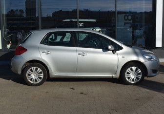 Подержанный автомобиль Toyota Auris Hatchback 2008 года (4 фото)