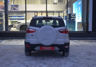 Подержанный автомобиль Ford EcoSport 2017 года (6 фото)