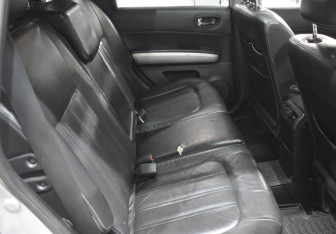 Подержанный автомобиль Nissan X-Trail 2012 года (11 фото)