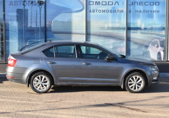 Подержанный автомобиль Skoda Octavia Liftback 2018 года (4 фото)