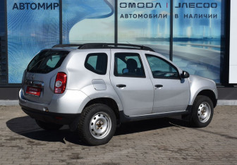 Подержанный автомобиль Renault Duster 2014 года (5 фото)