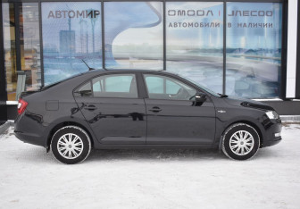 Подержанный автомобиль Skoda Rapid Liftback 2019 года (4 фото)