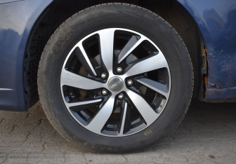 Подержанный автомобиль Mitsubishi Lancer Sedan 2011 года (10 фото)