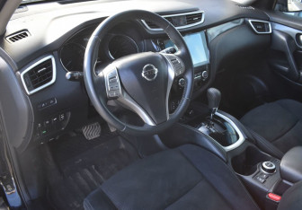 Подержанный автомобиль Nissan X-Trail 2016 года (13 фото)