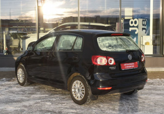 Подержанный автомобиль Volkswagen Golf Plus 2012 года (7 фото)