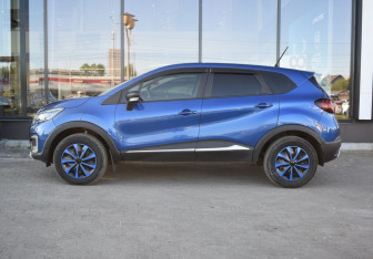 Подержанный автомобиль Renault Kaptur 2020 года (8 фото)