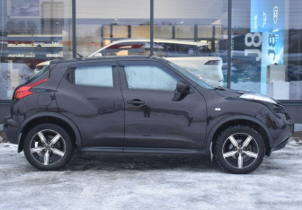 Подержанный автомобиль Nissan Juke 2014 года (4 фото)