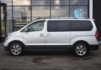 Подержанный автомобиль Hyundai Grand Starex 2008 года (8 фото)