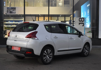 Подержанный автомобиль Peugeot 3008 2014 года (5 фото)