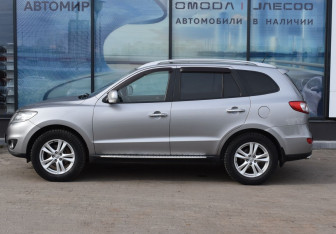 Подержанный автомобиль Hyundai Santa Fe 2011 года (8 фото)