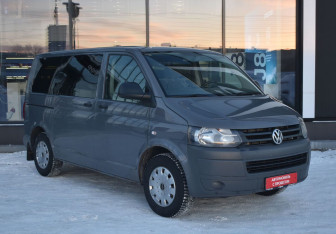Подержанный автомобиль Volkswagen Caravelle 2011 года (3 фото)