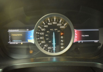 Подержанный автомобиль Ford Explorer 2013 года (17 фото)