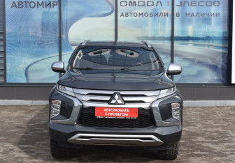 Подержанный автомобиль Mitsubishi Pajero Sport 2021 года (2 фото)