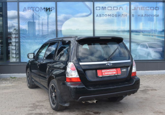 Подержанный автомобиль Subaru Forester Suv 2007 года (7 фото)