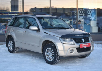 Подержанный автомобиль Suzuki Grand Vitara 2008 года (3 фото)