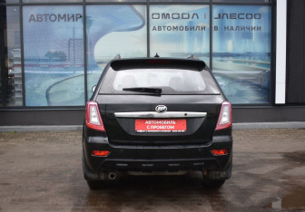Подержанный автомобиль Lifan X60 2015 года (6 фото)