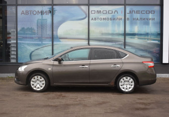 Подержанный автомобиль Nissan Sentra Sedan 2015 года (8 фото)