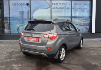 Подержанный автомобиль Changan CS35 2014 года (5 фото)