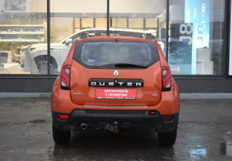 Подержанный автомобиль Renault Duster 2018 года (6 фото)