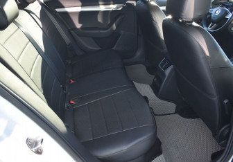 Подержанный автомобиль Skoda Octavia Liftback 2016 года (11 фото)