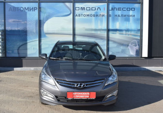 Подержанный автомобиль Hyundai Solaris Hatchback 2015 года (2 фото)