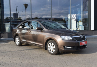Подержанный автомобиль Skoda Rapid Liftback 2019 года (3 фото)