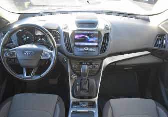 Подержанный автомобиль Ford Kuga 2017 года (12 фото)