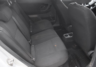 Подержанный автомобиль Skoda Fabia Hatchback 2013 года (11 фото)