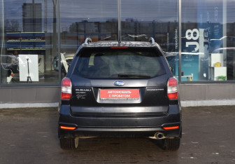 Подержанный автомобиль Subaru Forester Suv 2014 года (6 фото)