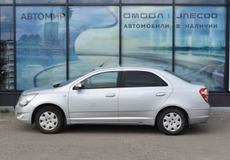 Подержанный автомобиль Chevrolet Cobalt Sedan 2013 года (8 фото)